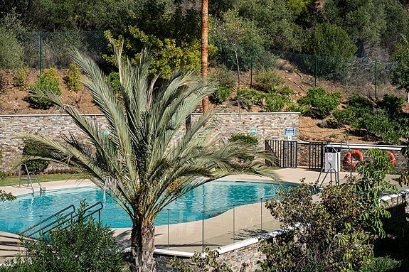 Duplex penthouse med 4 soverom, jacuzzi og panoramautsikt i Marbella