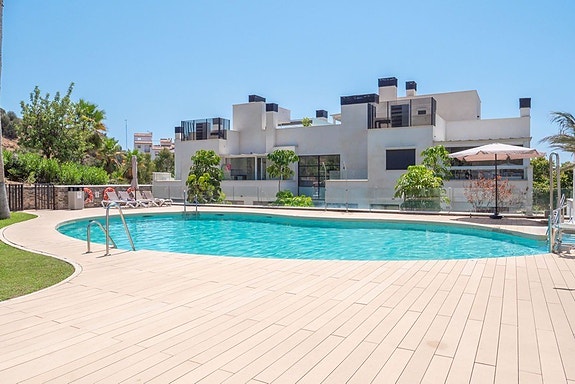 Duplex penthouse med 4 soverom, jacuzzi og panoramautsikt i Marbella