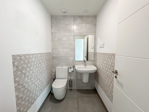 Duplex penthouse med 4 soverom, jacuzzi og panoramautsikt i Marbella