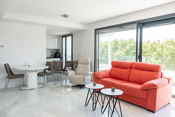 Duplex penthouse med 4 soverom, jacuzzi og panoramautsikt i Marbella
