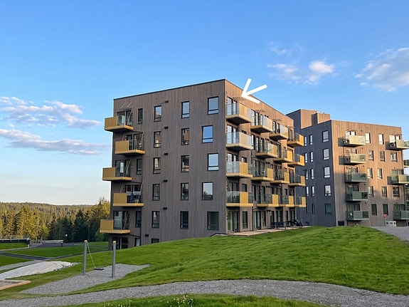 Velkommen til Solerunden 64 - leil. 31! Flott hjørne- toppleilighet!