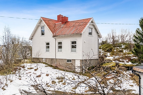 Velkommen til Storøyvalen 7 - Presentert av EiendomsMegler1 Svolvær. Foto: EFKT