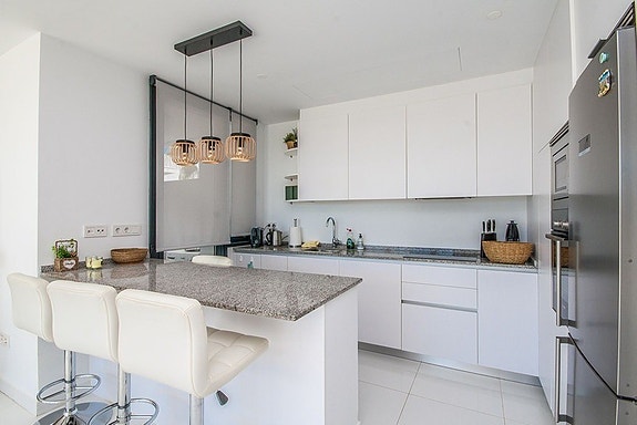 Duplex penthouse med 3 soverom, stor takterrasse og golfutsikt i Atalaya, Benahavís