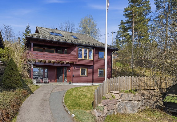 Velkommen til Hospitsveien 1D v/Sarah Aamodt og Christian A. Aamodt, Sem og Johnsen.