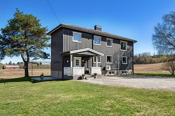 Velkommen til Narumsvegen 71! Foto: Lelde Bonfelde-Lapina V/EFKT