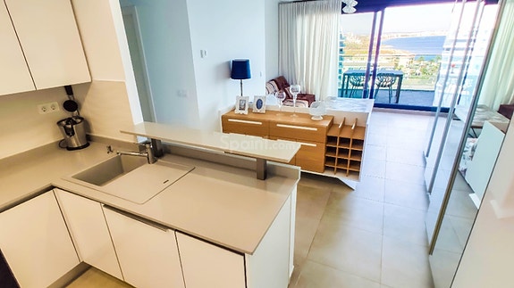 Penthouse i første linje med panoramautsikt | Takterrasse og eksklusive fellesfasiliteter i Punta Prima