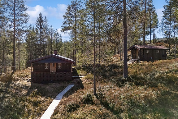 Velkommen til Drakstvegen 717! En pen og velholdt hytte med skjermet og idyllisk beliggenhet.