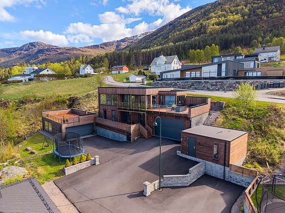 EiendomsMegler 1 v/ Arnfinn Seim presenterer Ystenmarka 6 | Foto Hunter Visuals AS | Odin Jæger