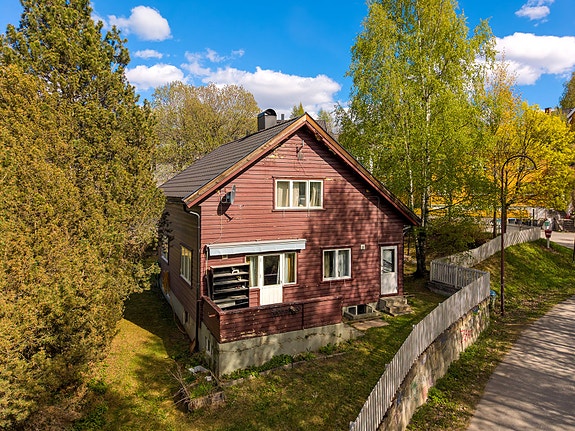 PrivatMegleren Lillehammer v/ Anders Tyrom har gleden av å presentere denne eneboligen i Morterudvegen 11.
Foto: RGB Media