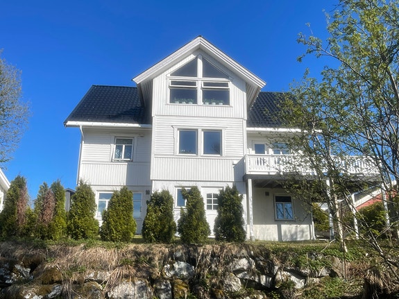 Velkommen til Lysakervegen 7, her presentert av Eiendomsmegler1 Rødbanken v/Wenche!
Foto: EFKT