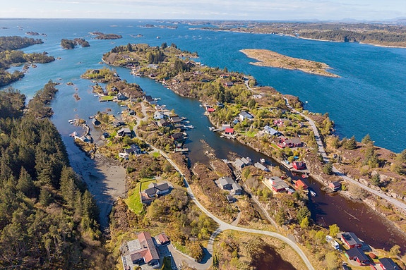 Hytte- og nøstetomt på Ospeneset presentert av Aktiv Laguneparken AS v/Fredrik Tøsdal og Steffen Bilsbak. Foto: Husfoto v/Vidar Haugland