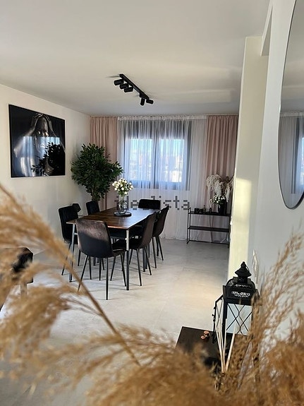 Totalrenovert leilighet med 4 soverom | Havutsikt | 300 meter til stranden