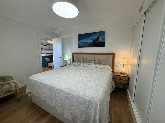Renovert leilighet med 4 soverom | Havutsikt | Kort vei til stranden
