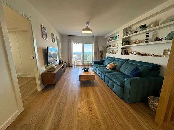 Renovert leilighet med 4 soverom | Havutsikt | Kort vei til stranden