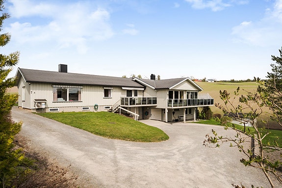 Velkommen til Veldromsenga 7A og B. Foto av Husfoto ved Reidar Valberg.