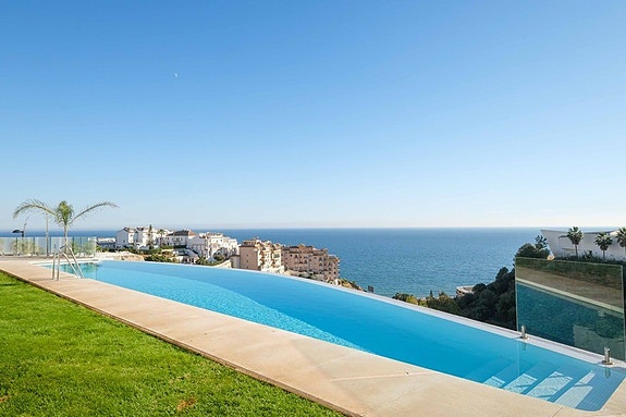 Penthouse med turistlisens | 152 m² terrasse | Privat jacuzzi og panoramautsikt