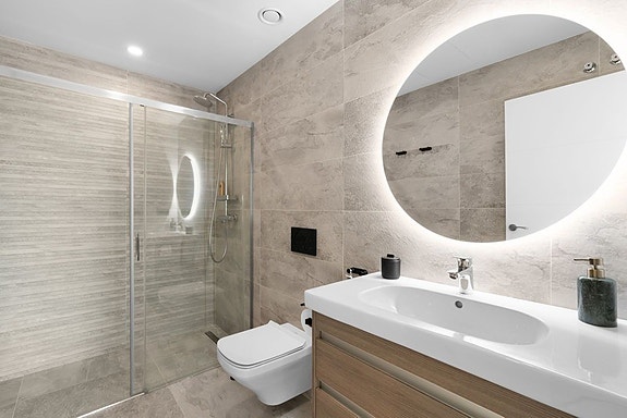 Penthouse med turistlisens | 152 m² terrasse | Privat jacuzzi og panoramautsikt