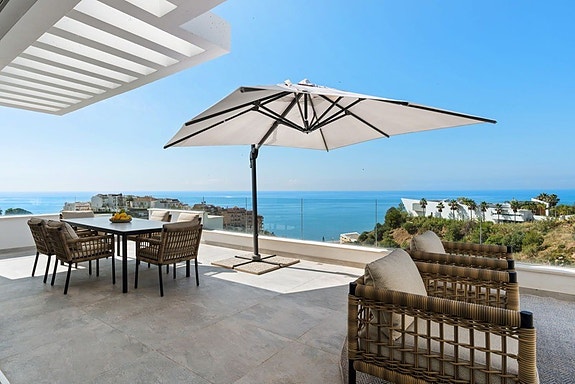 Penthouse med turistlisens | 152 m² terrasse | Privat jacuzzi og panoramautsikt