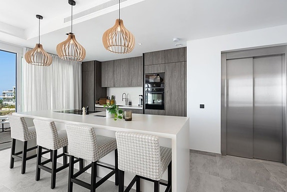 Penthouse med turistlisens | 152 m² terrasse | Privat jacuzzi og panoramautsikt