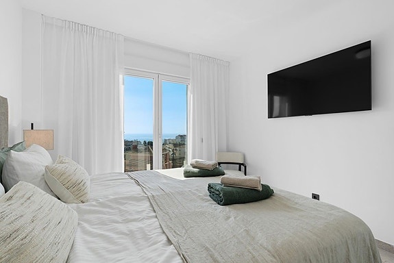 Penthouse med turistlisens | 152 m² terrasse | Privat jacuzzi og panoramautsikt