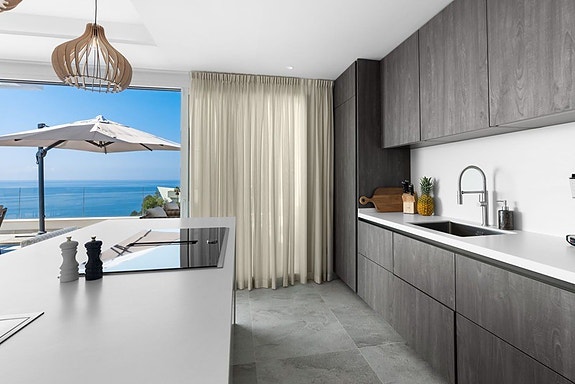 Penthouse med turistlisens | 152 m² terrasse | Privat jacuzzi og panoramautsikt