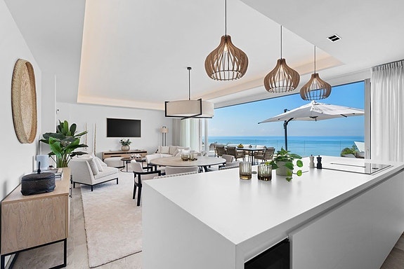 Penthouse med turistlisens | 152 m² terrasse | Privat jacuzzi og panoramautsikt
