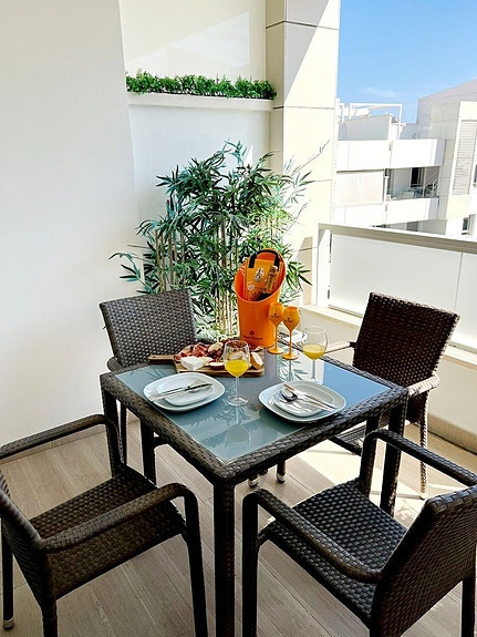 Penthouse med turistlisens | 100 m² terrasse | Nær stranden i San Pedro