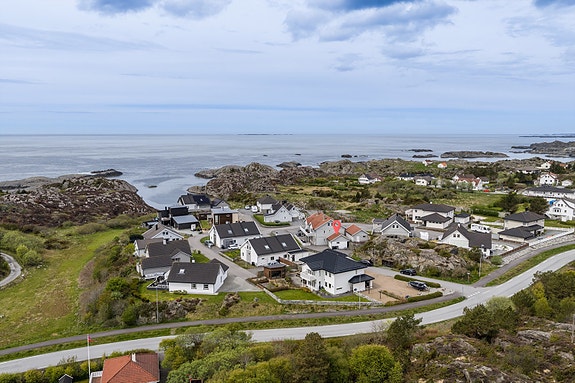 Velkommen til Langehaugvegen 3B presentert av Eiendomsmegler 1 Karmøy v/ Ingeborg Gangsøy Pedersen. Foto: Vestbris