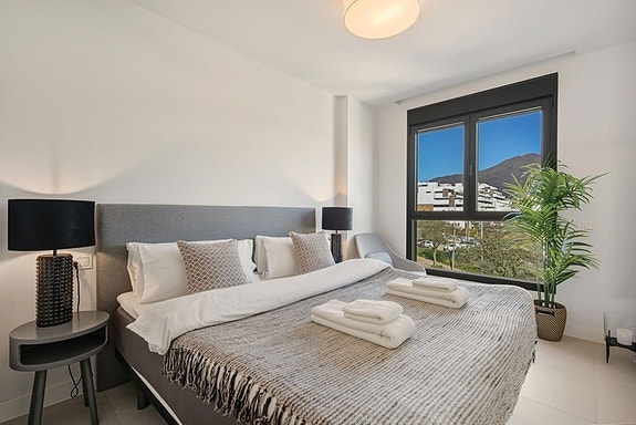 Penthouse med 3 soverom | 88 m² terrasse | Panoramautsikt mot sjø og marina | Turistlisens