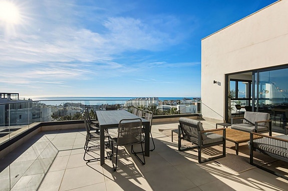 Penthouse med 3 soverom | 88 m² terrasse | Panoramautsikt mot sjø og marina | Turistlisens