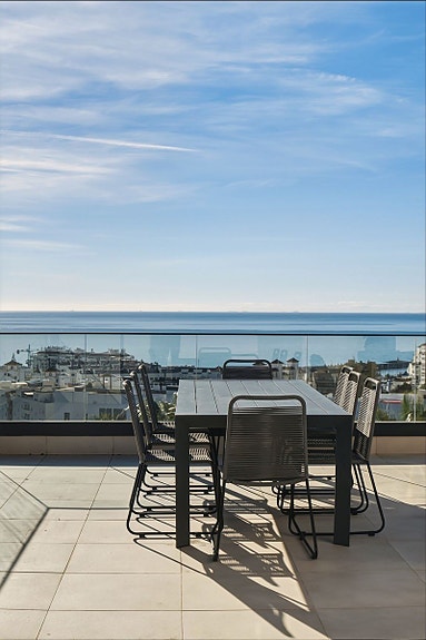 Penthouse med 3 soverom | 88 m² terrasse | Panoramautsikt mot sjø og marina | Turistlisens