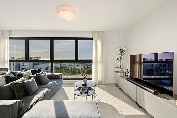 Penthouse med 3 soverom | 88 m² terrasse | Panoramautsikt mot sjø og marina | Turistlisens
