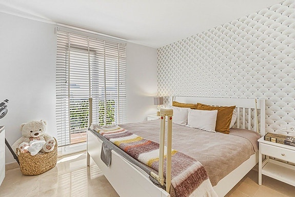 Moderne leilighet med turistlisens | Privat hage på 140 m² | Resortfasiliteter