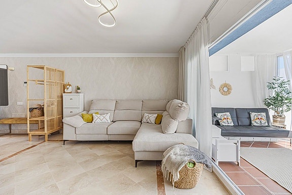 Moderne leilighet med turistlisens | Privat hage på 140 m² | Resortfasiliteter