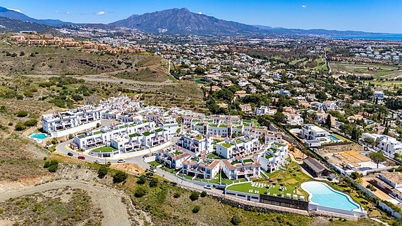 Moderne leilighet med turistlisens | Privat hage på 140 m² | Resortfasiliteter