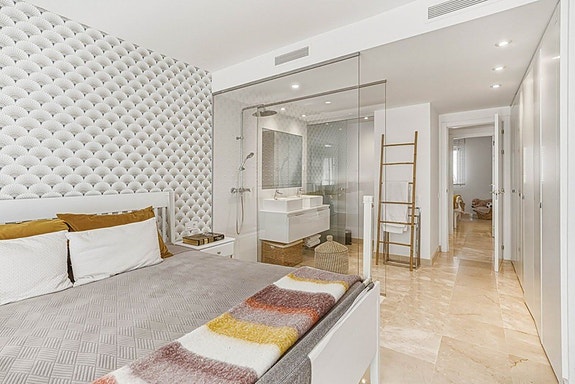 Moderne leilighet med turistlisens | Privat hage på 140 m² | Resortfasiliteter