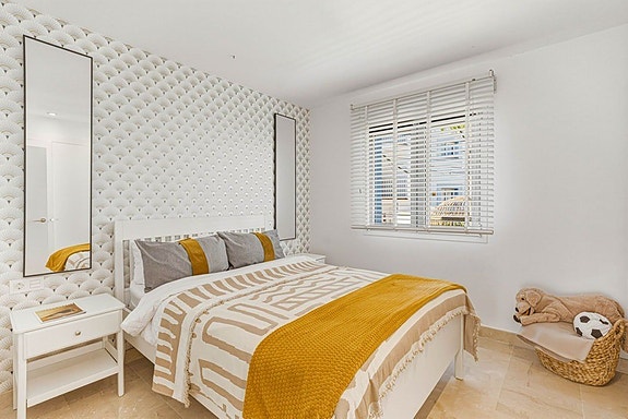 Moderne leilighet med turistlisens | Privat hage på 140 m² | Resortfasiliteter