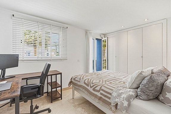 Moderne leilighet med turistlisens | Privat hage på 140 m² | Resortfasiliteter