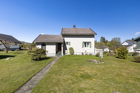 Eiendomsmegler 1 v/ Patrick Gulmælæ presenterer Snekkervegen 10! Foto: Inbovi