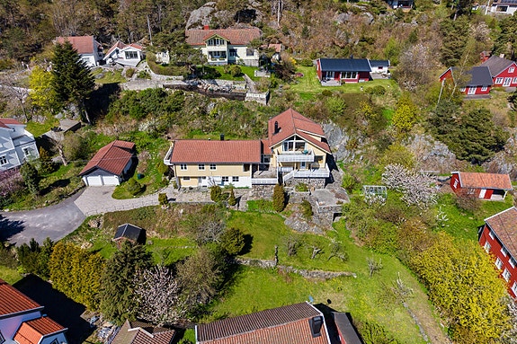 Velkommen til Sandvigveien 155! En stor og innholdsrik eiendom i etterspurt nabolag