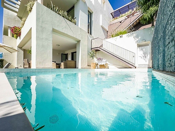 Eksklusiv bolig med turistlisens | Privat basseng | 160 m² terrasser | Mulighet for 4 soverom