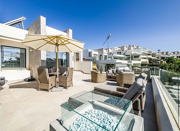 Eksklusiv bolig med turistlisens | Privat basseng | 160 m² terrasser | Mulighet for 4 soverom