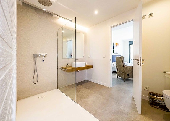 Eksklusiv bolig med turistlisens | Privat basseng | 160 m² terrasser | Mulighet for 4 soverom