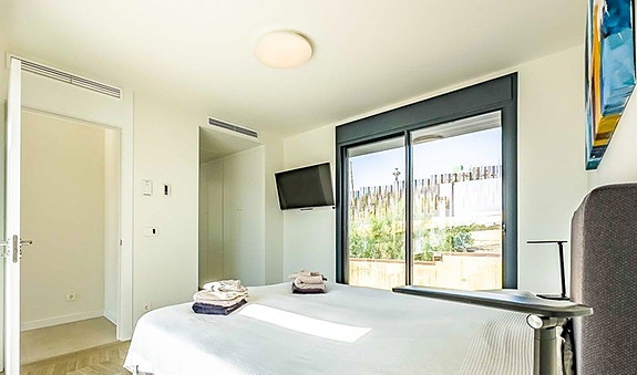 Eksklusiv bolig med turistlisens | Privat basseng | 160 m² terrasser | Mulighet for 4 soverom