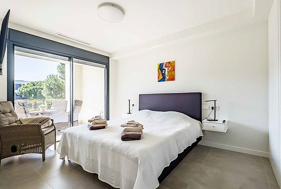 Eksklusiv bolig med turistlisens | Privat basseng | 160 m² terrasser | Mulighet for 4 soverom
