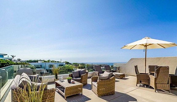 Eksklusiv bolig med turistlisens | Privat basseng | 160 m² terrasser | Mulighet for 4 soverom