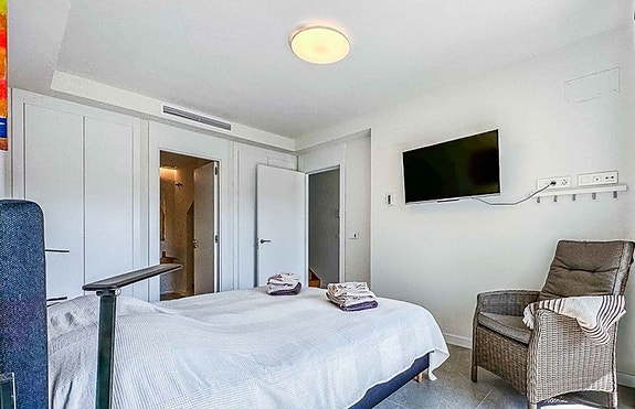 Eksklusiv bolig med turistlisens | Privat basseng | 160 m² terrasser | Mulighet for 4 soverom