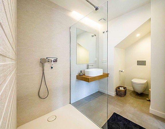 Eksklusiv bolig med turistlisens | Privat basseng | 160 m² terrasser | Mulighet for 4 soverom