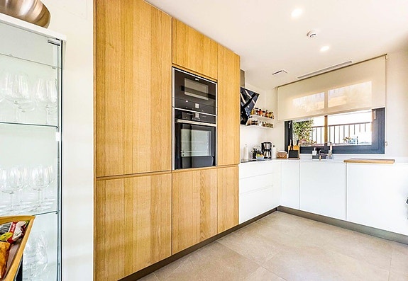 Eksklusiv bolig med turistlisens | Privat basseng | 160 m² terrasser | Mulighet for 4 soverom