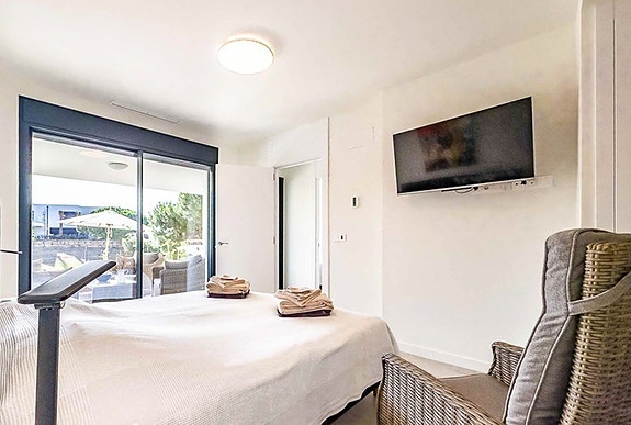 Eksklusiv bolig med turistlisens | Privat basseng | 160 m² terrasser | Mulighet for 4 soverom
